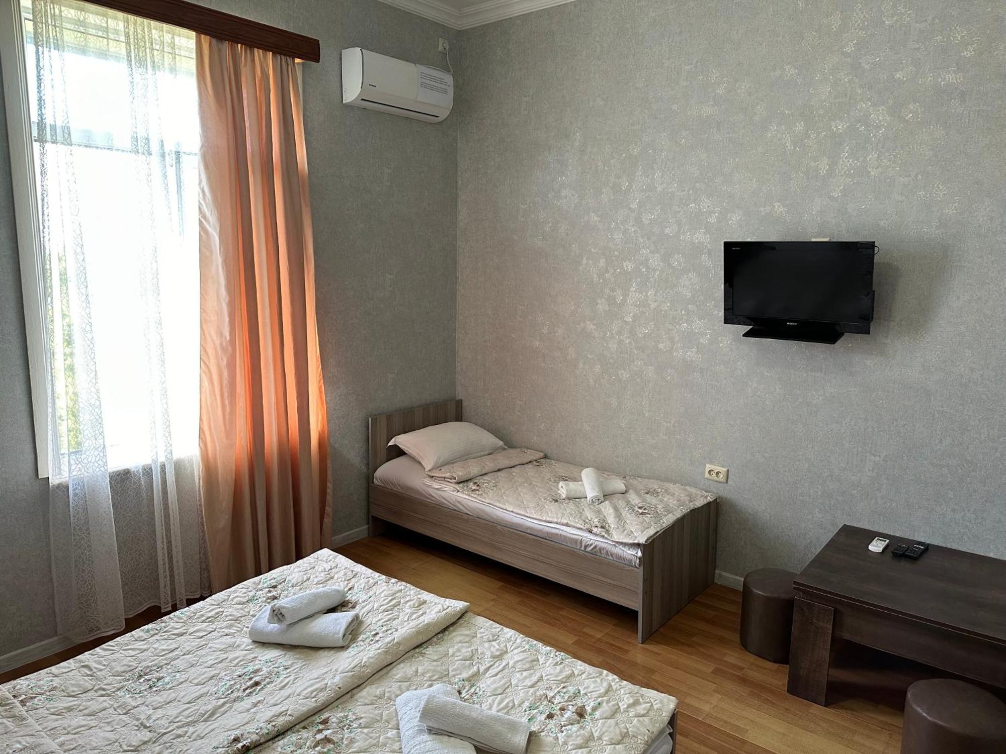 Green House Kobuleti Bagian luar foto