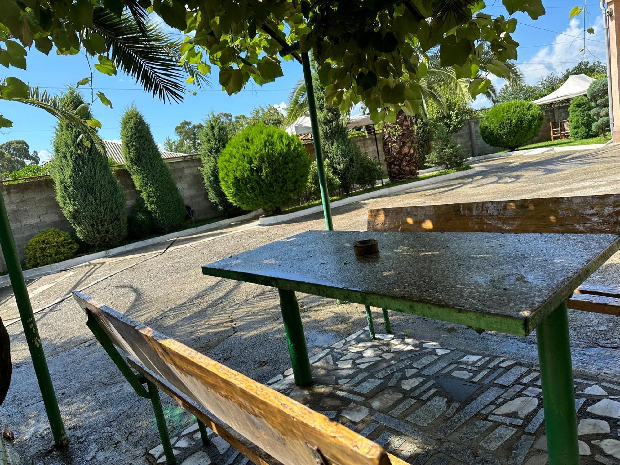 Green House Kobuleti Bagian luar foto